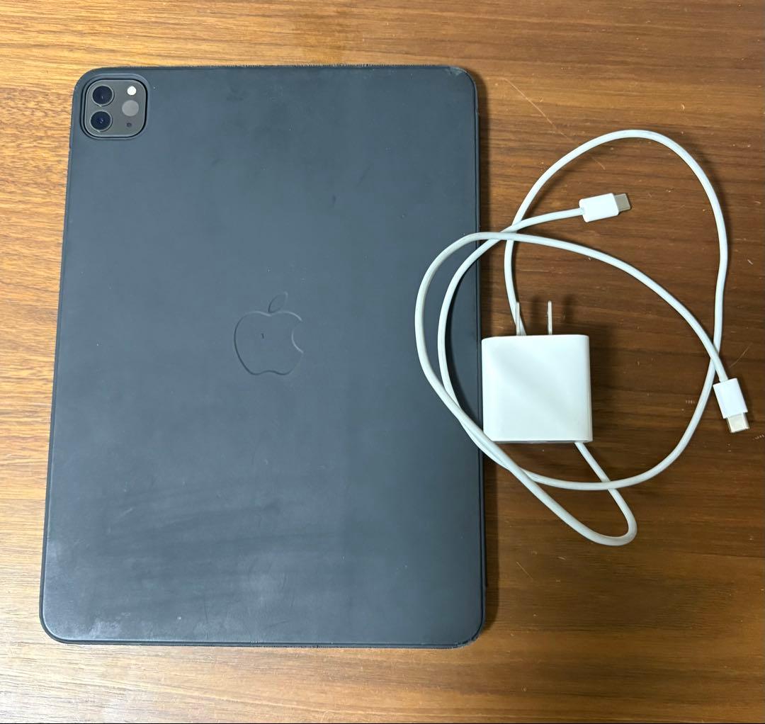 V*y様 iPad Pro 第2世代 （11㌅、WiFi＋cellular）付属