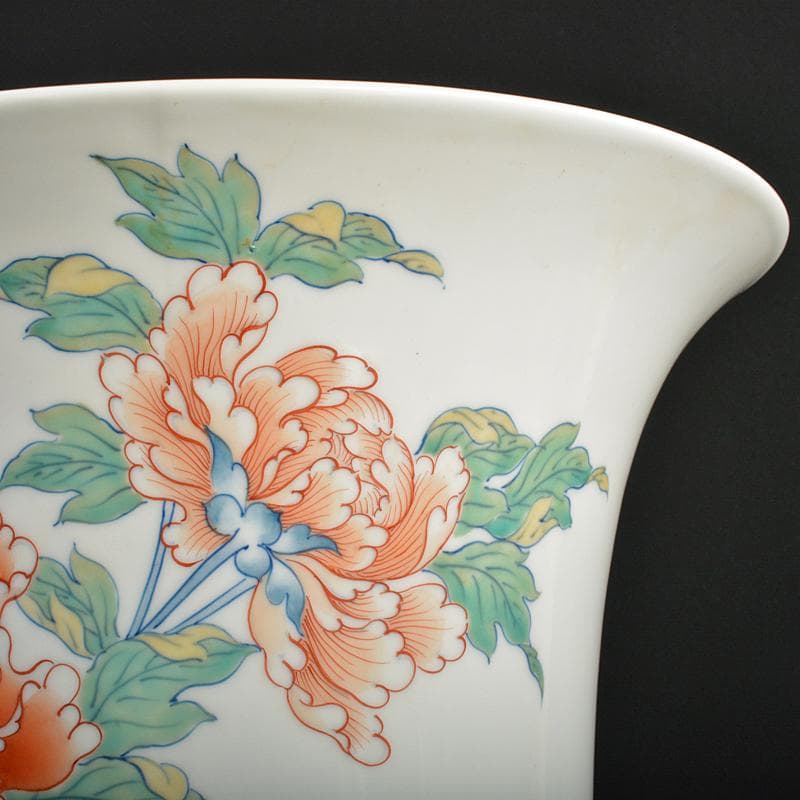 鍋島焼　色鍋島　七代　小笠原藤右衛門作　牡丹文　筒花瓶　共箱　M　R6701B