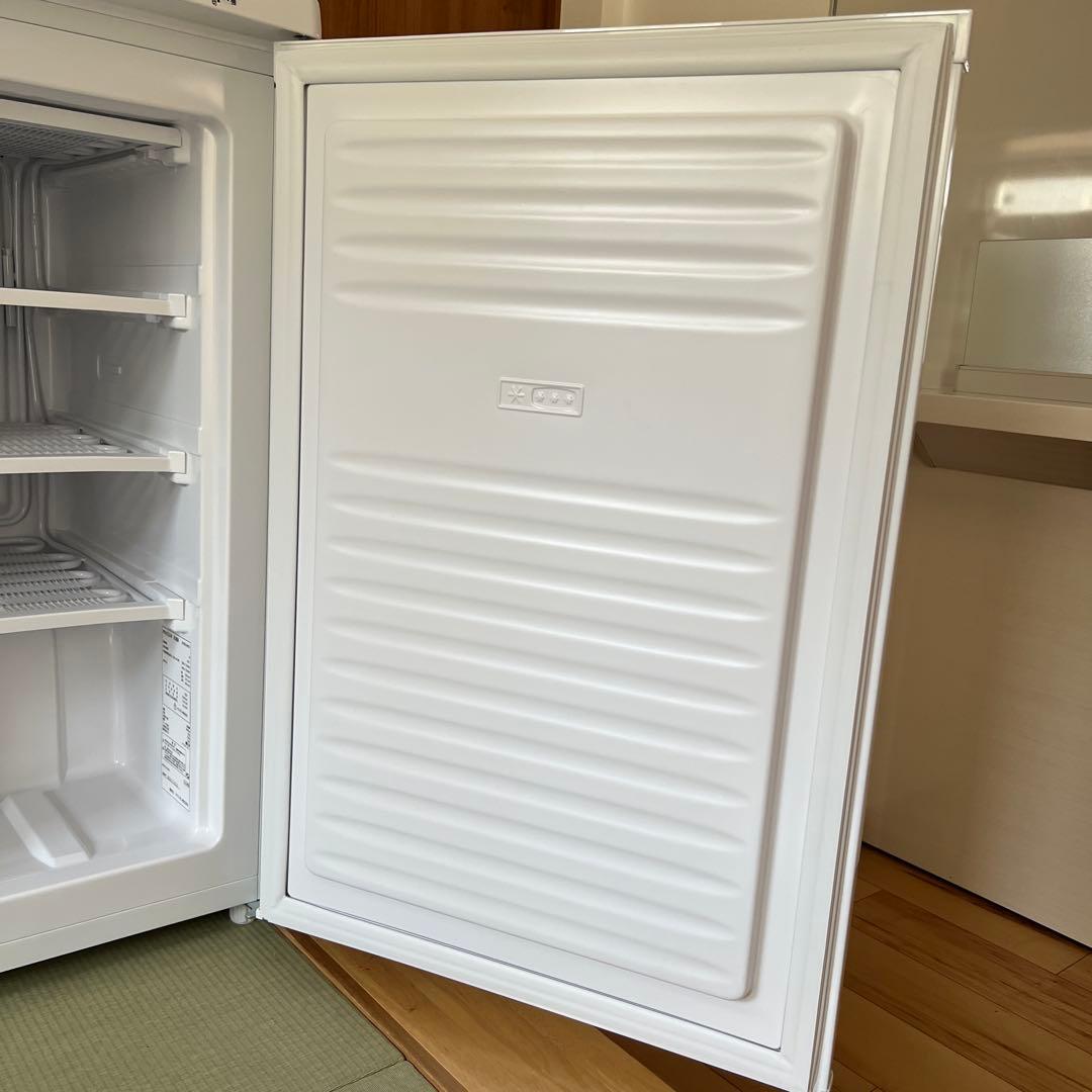 MAXZEN 冷凍庫 4段棚付き　86L