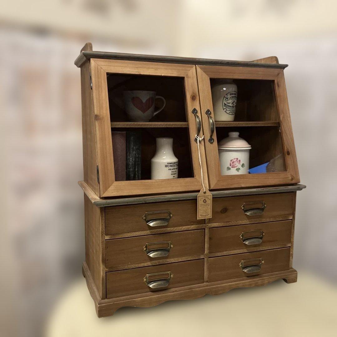 マニー グランシュマン 木製アンティーク風キャビネット ガラス2枚扉 引き出し6