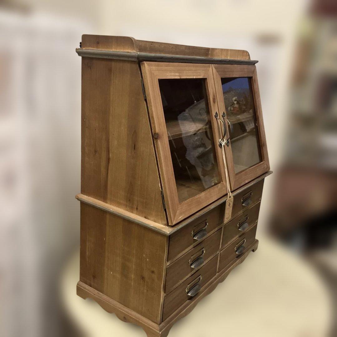 マニー グランシュマン 木製アンティーク風キャビネット ガラス2枚扉 引き出し6