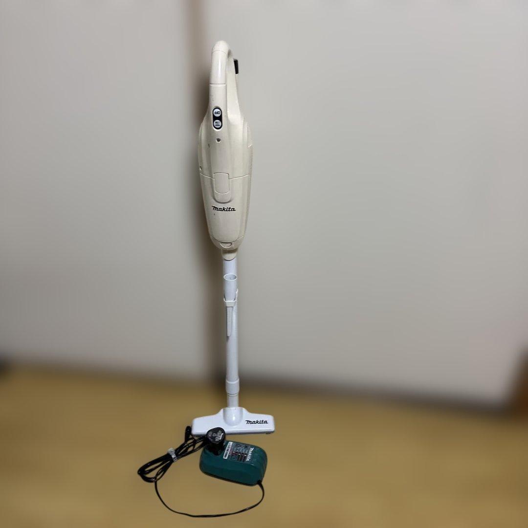 マキタ スティッククリーナー CL-102D本体 充電器付き
