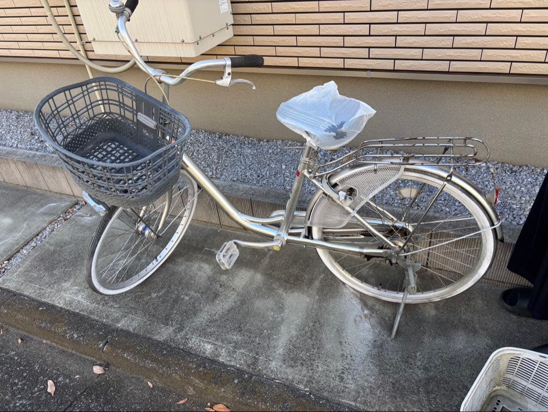 BRIDGESTONE ブリヂストン　自転車　シルバー　前バスケット付き