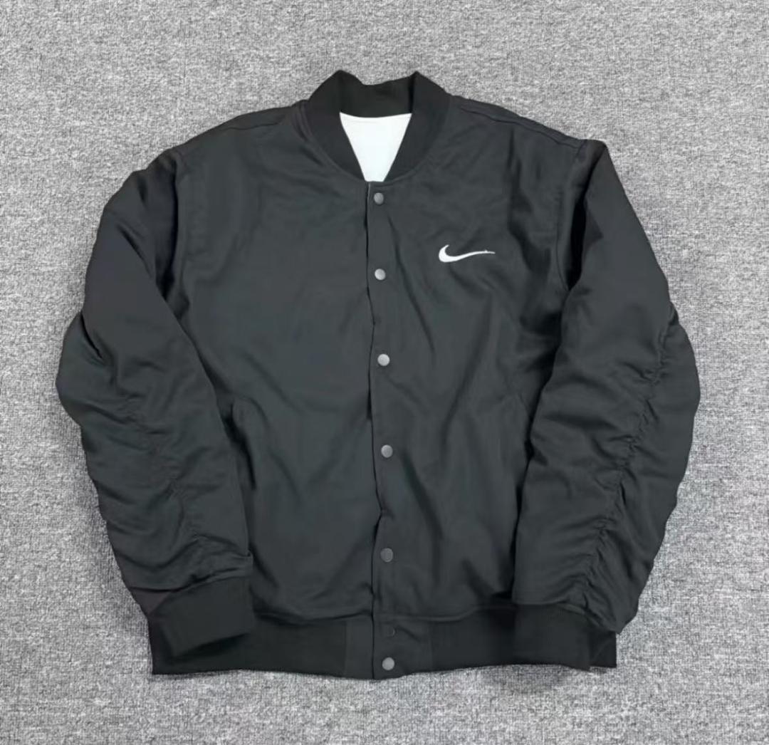 ブラックジャケット