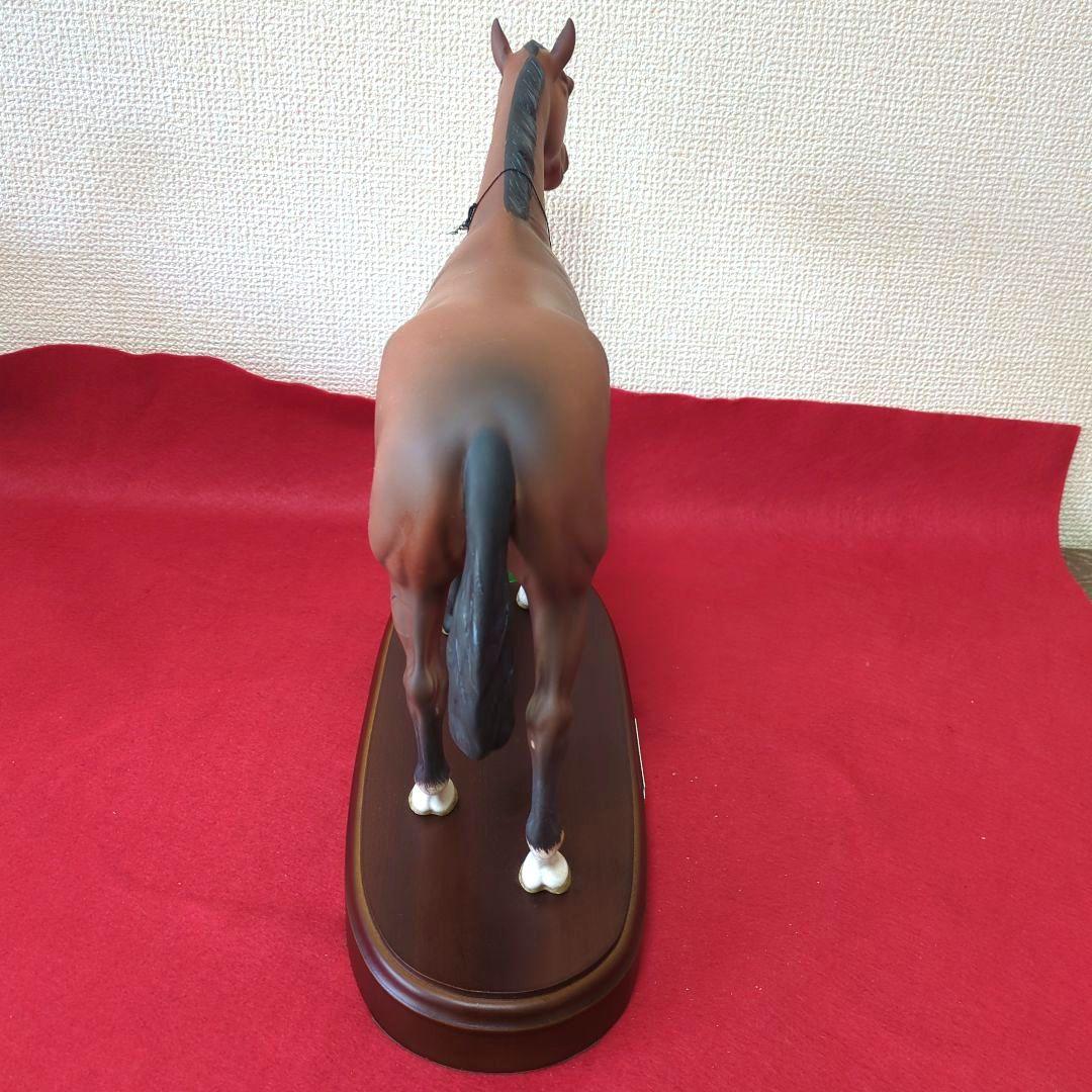 ロィヤルドルトン・不滅の英国三冠馬…Njinskyの陶器製オブジェ。