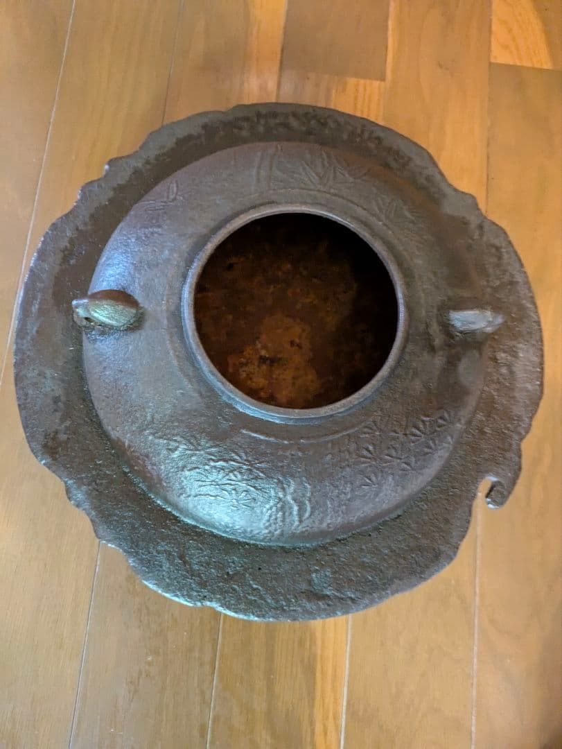 鋳鉄製 茶釜 松竹梅