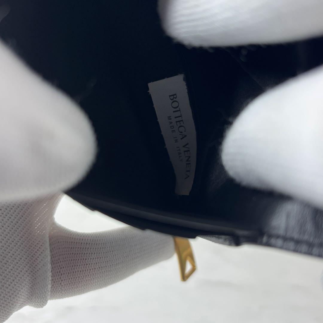 BOTTEGA VENETA ブラック 二つ折り 財布 イントレチャート