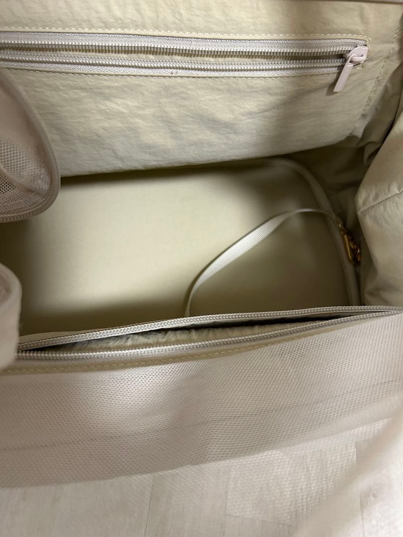 モンシェリ　キルティングコンパクトスリングバッグ