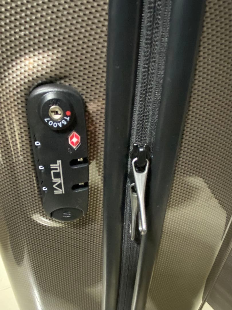 【正規品/新品未使用】TUMIキャリーケース カーボン　ゴールド