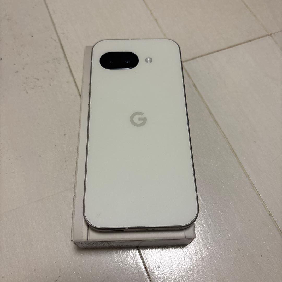 【美品】GooglePixel9a SIMフリー 128GB Porcelain