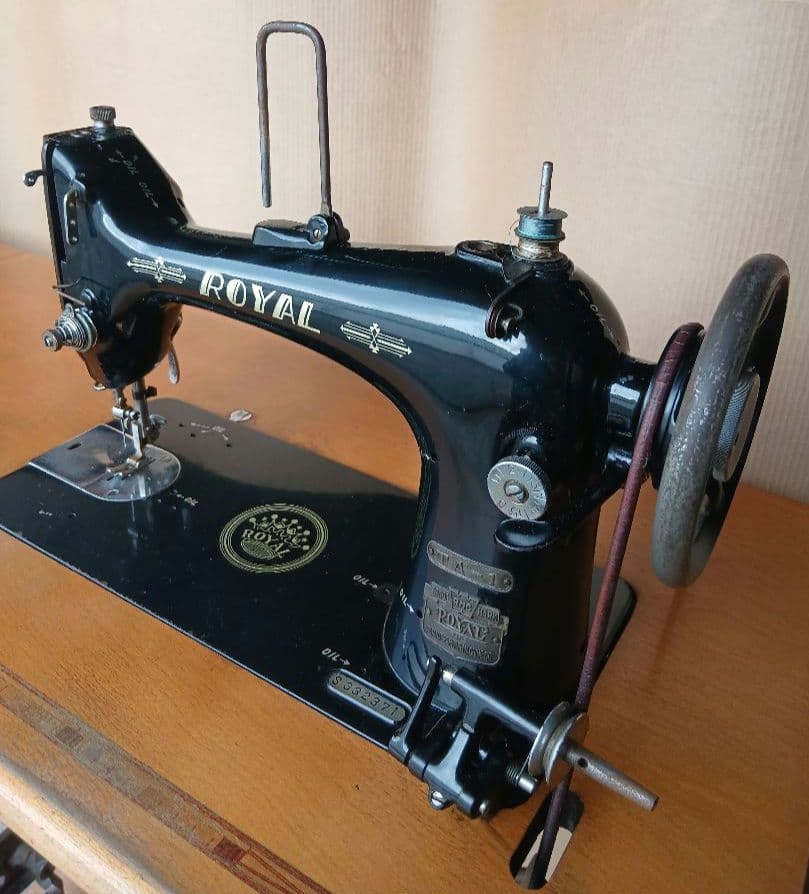 【 】ロイヤル足踏みミシン 　ヴィンテージTA-1