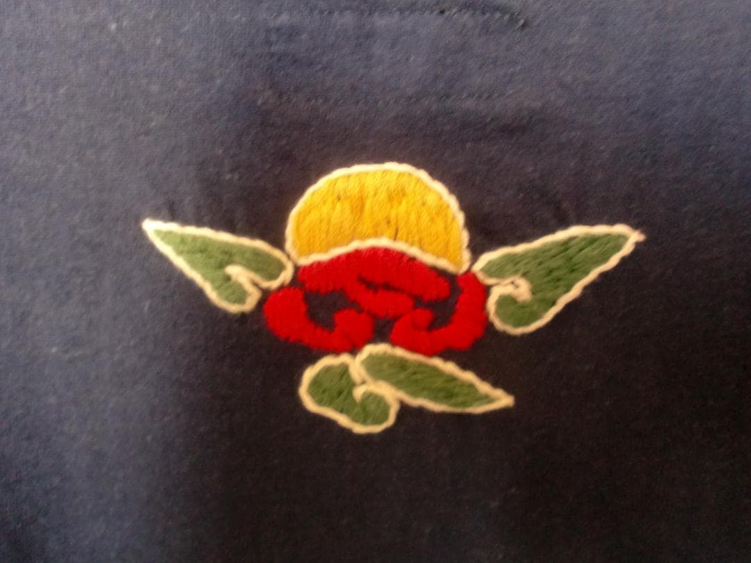 く*ー様 ピンクドラゴン刺繍 Tシャツ・スカジャン・８０年代後半？　クリームソー