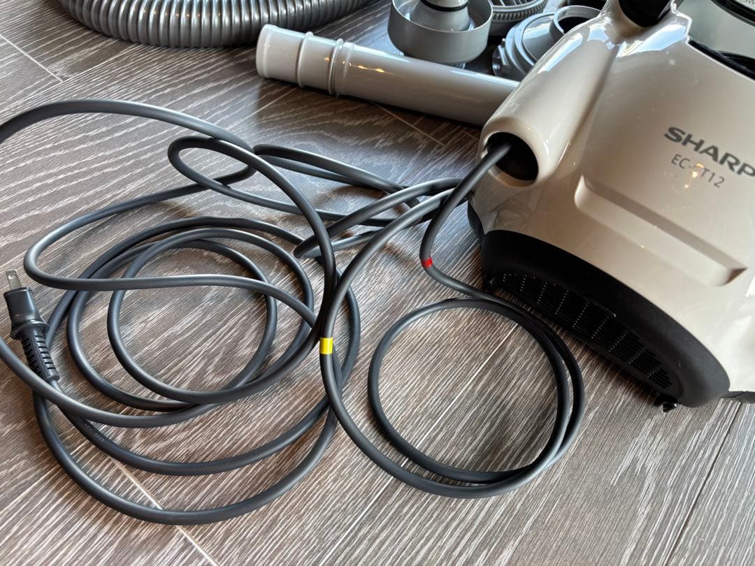 【中古】SHARP ＊ 掃除機 ＊ EC-CT12 ＊ サイクロン＊2023年製
