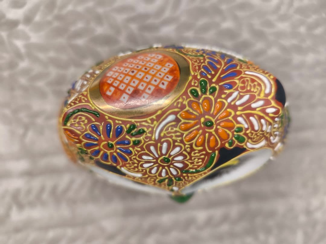 九谷焼　ふくろう　梟　置物　縁起物　黄色　風水　イエロー　金彩　色絵