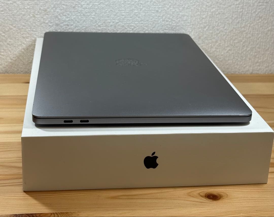 MacBook本体 MacBook Pro 13 2017 Touch Bar i5/8GB/250