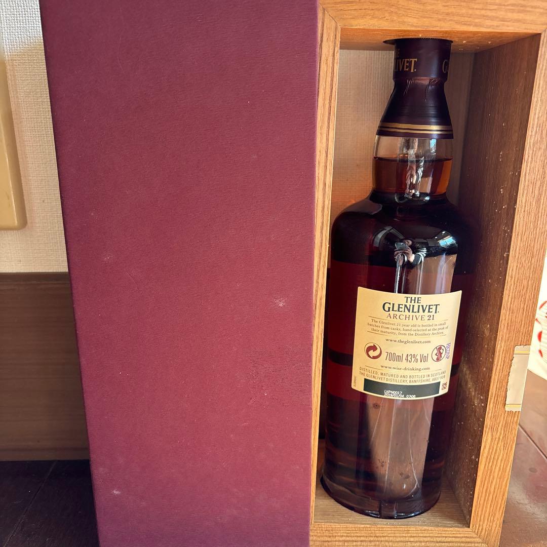 ザ　グレンリベット　アーカイブ　21年　箱入り