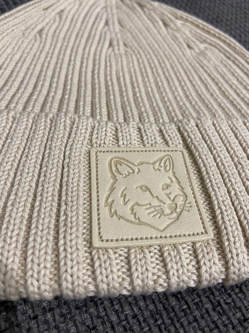 ♡MAISON KITSUNE♡メゾンキツネ♡レザーパッチビーニー♡ベージュ綿