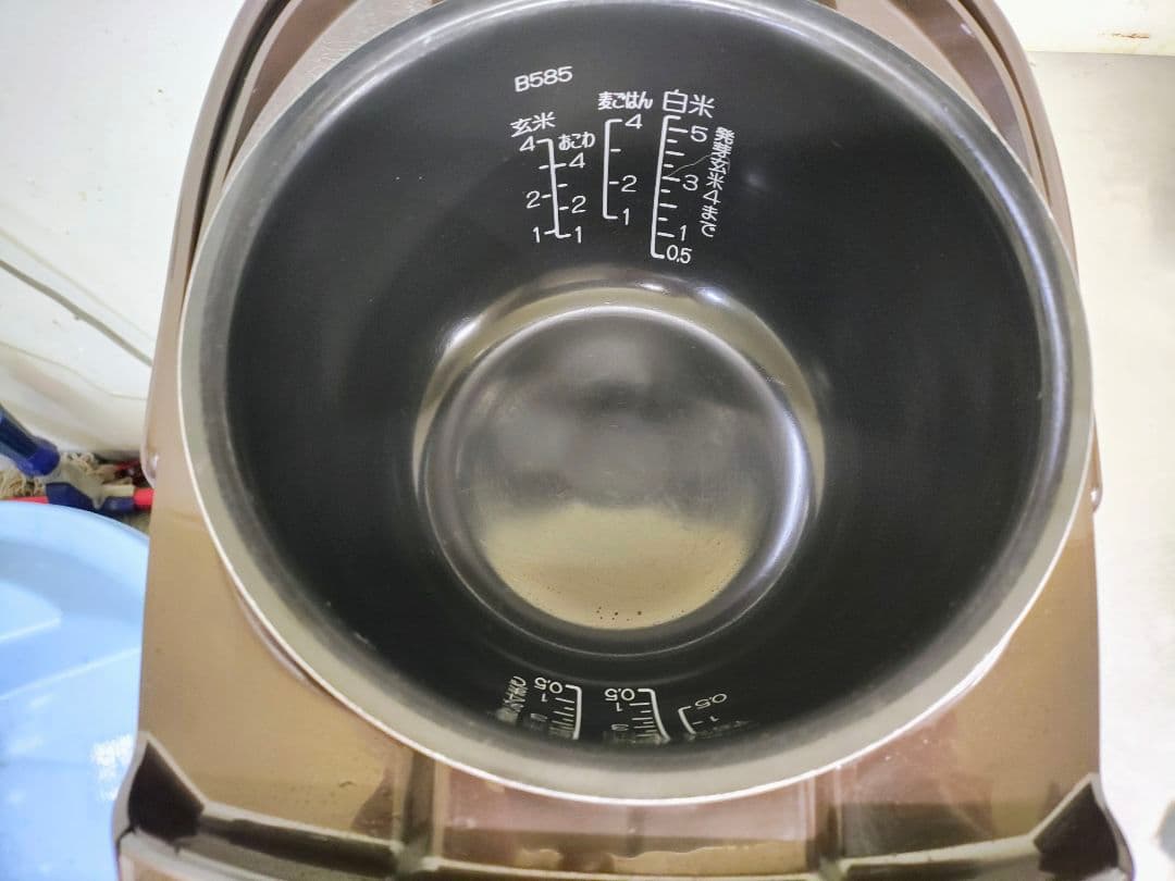 ［美品］ZOJIRUSHI 炊飯器 NW-VC10 シルバー24年製