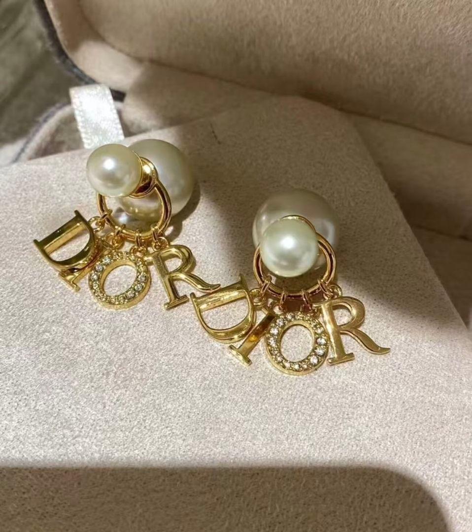 DIOR パール ピアス ゴールド