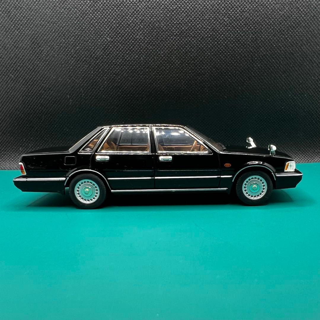 セドリック　トミカリミテッドヴィンテージ ネオ　LV-N43 18a 黒ブラック