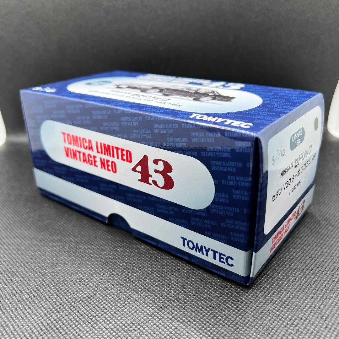 セドリック　トミカリミテッドヴィンテージ ネオ　LV-N43 18a 黒ブラック