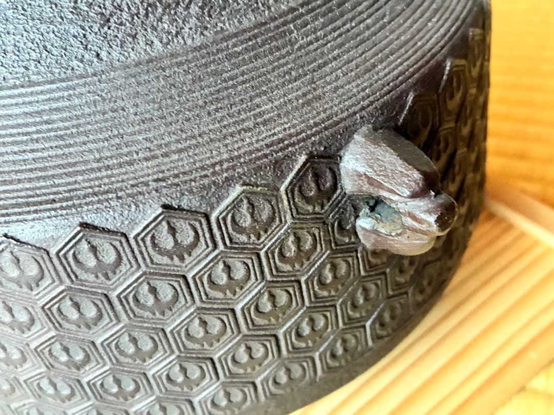 茶道具　『亀甲鶴紋 独楽釜』鉄製茶釜 人間国宝 高橋敬典造