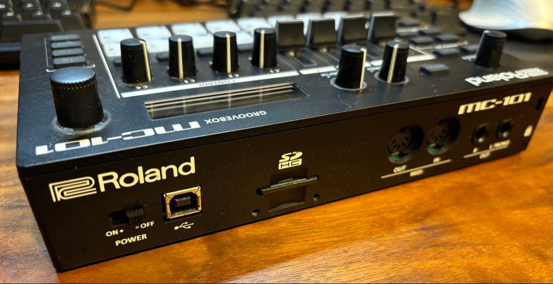 Roland MC-101 サンプラー