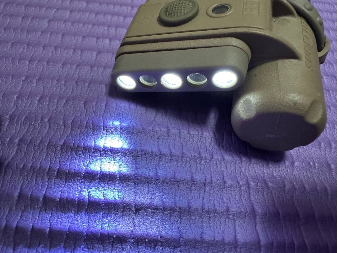 実物SUREFIREシュアファイア HL1ヘルメットライト / フラッシュライト