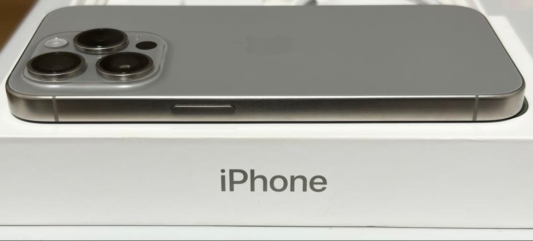 【週末値下げ】iPhone 15 Pro ナチュラルチタニウム 128GB