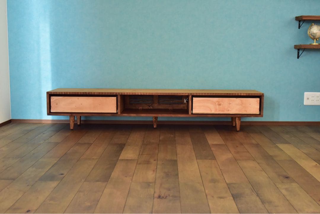 1台限定！直ぐ発送！】テレビボード格子210㎝ミディアムブラウン　木脚　無垢材