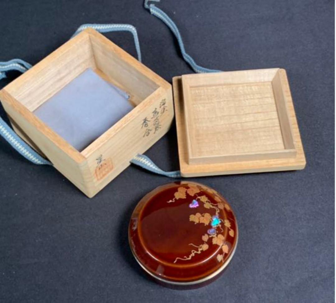 D38 送料無料　香合　金彩蒔絵　螺鈿　在銘　共箱　茶道具　茶室　工芸品　和骨董