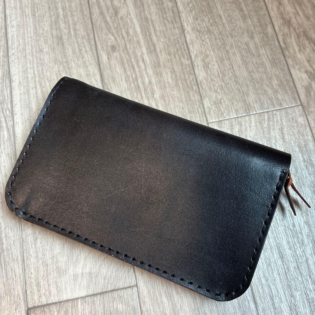 【茶芯ブラック】ミドルトラッカーウォレット　真鍮　黒ステッチ　お札を折らずに収納