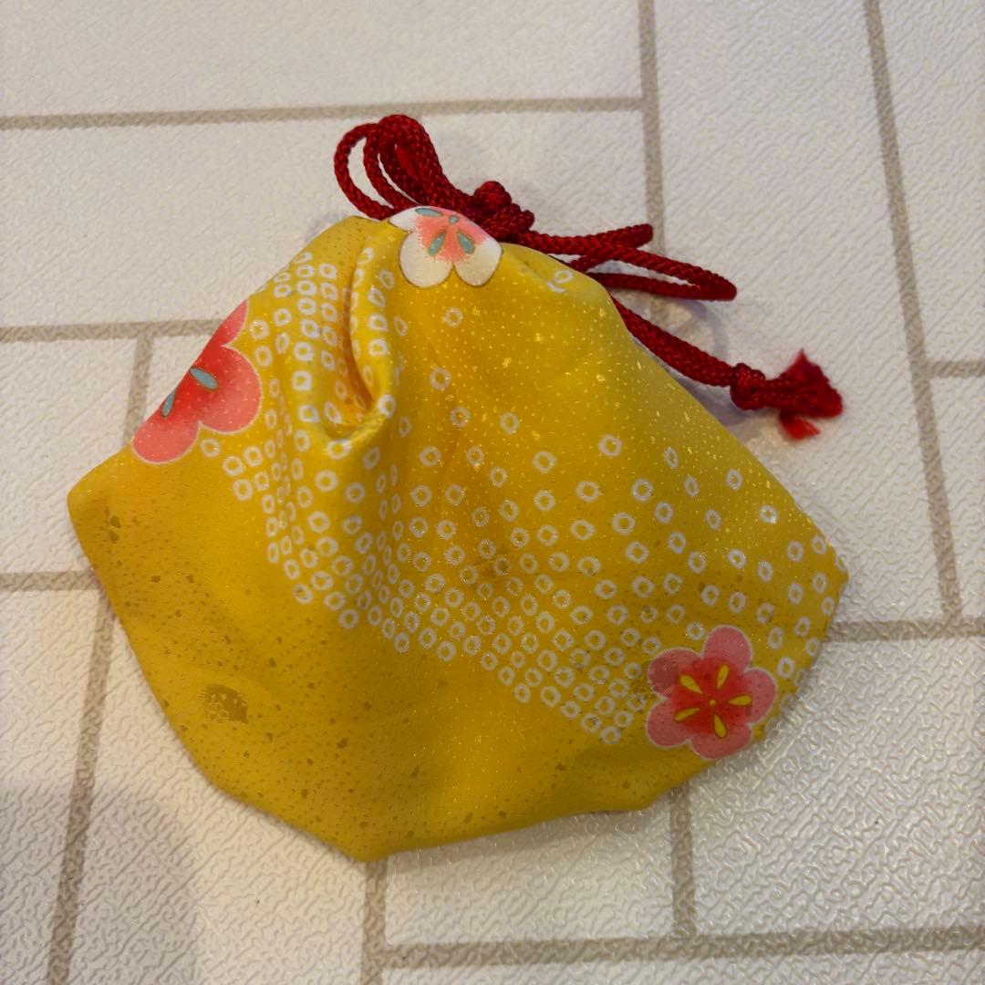 【美品】ハローキティ 七五三 着物セット平成レトロ　足袋付きイエロー3歳