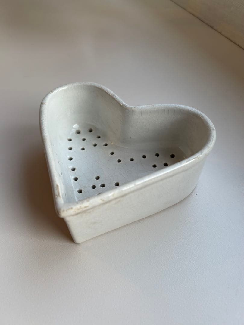 クレイユエモントローハート型フェセル 陶器フロマージュ容器