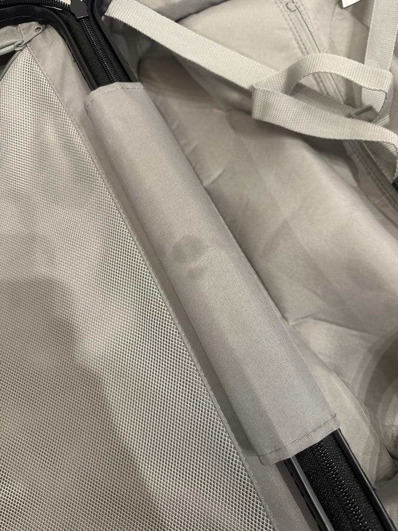 バーを自由に調節できる　ハードキャリーケース（３６Ｌ）　無印良品