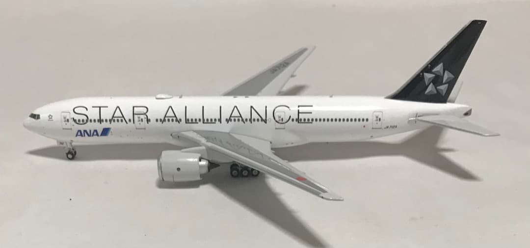 航空機・ヘリコプター ANA B777-200ER JA712A Star Alliance