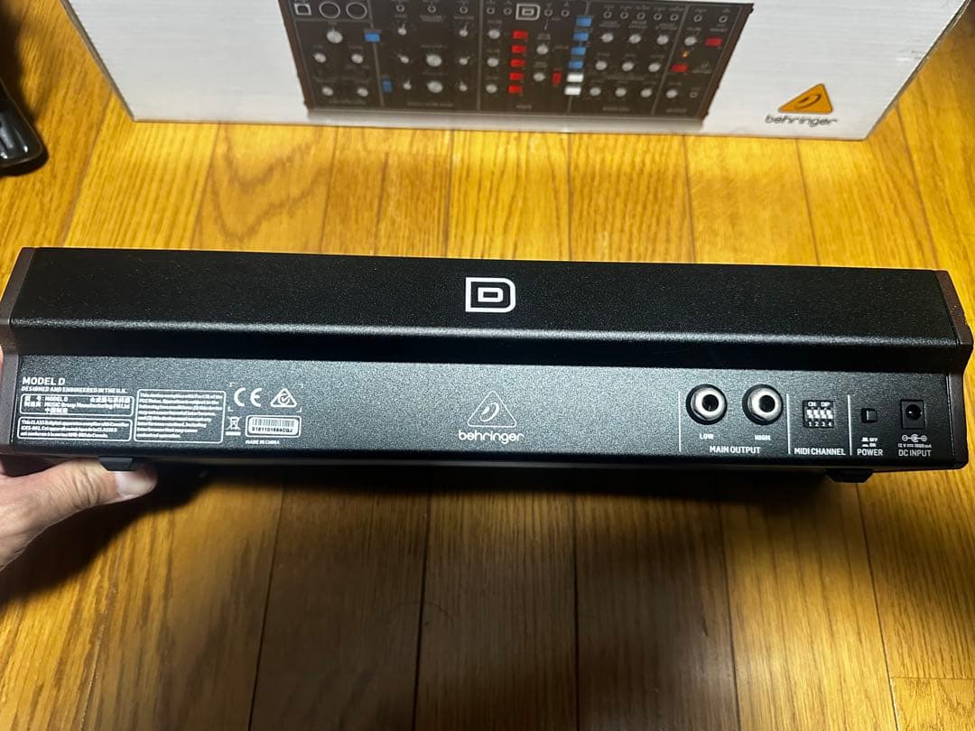 BEHRINGER ( ベリンガー ) Model D
