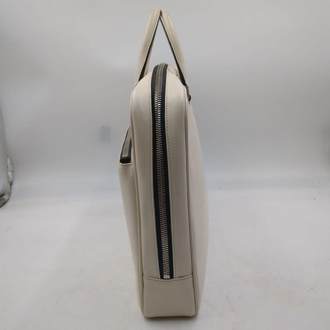 大人気✨️　ダブルハンドル ブリーフケース A4 白　アイボリー　ビジネス