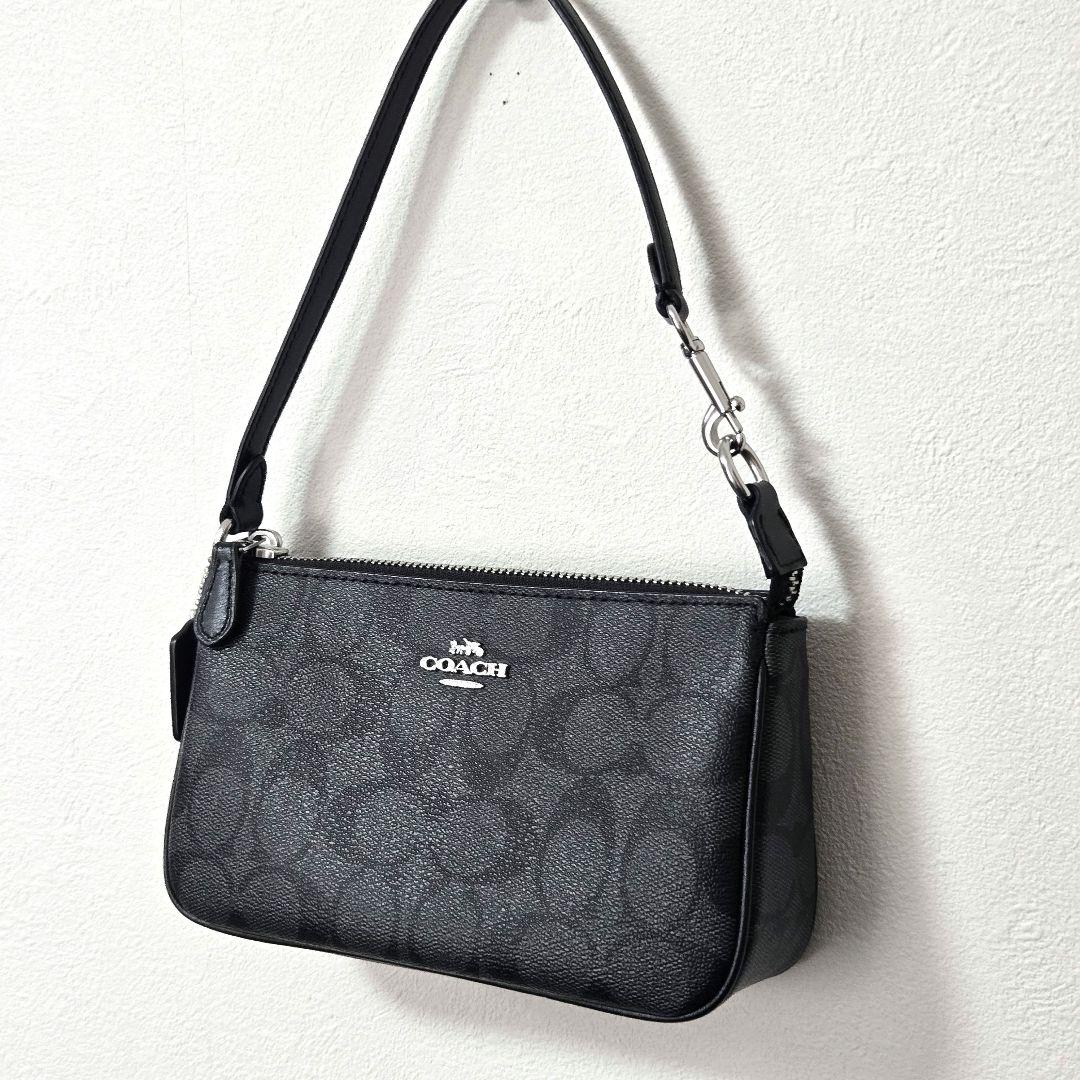 【極美品】COACH シグネチャーハンドバッグ　コーチアクセサリーポーチ
