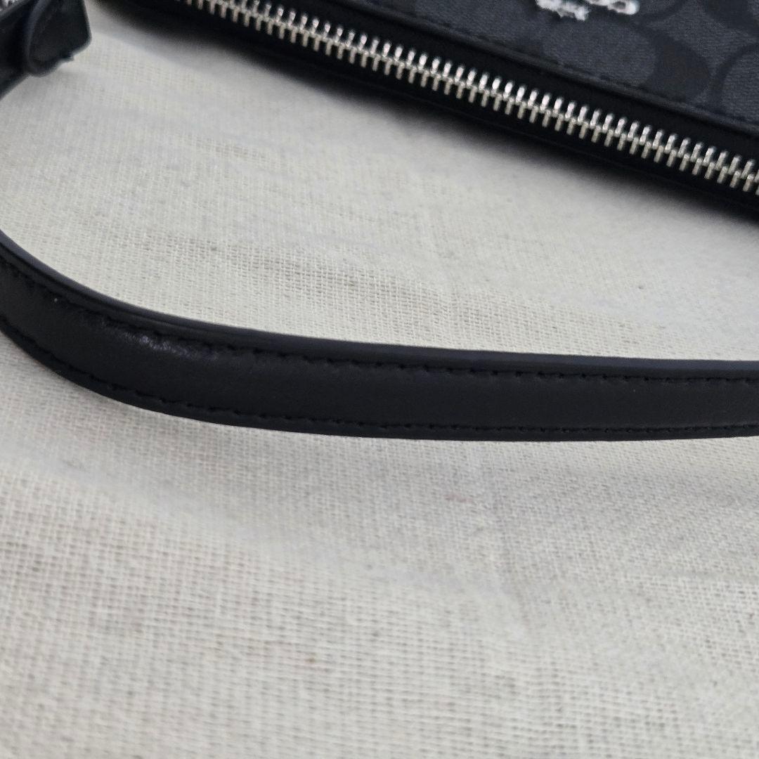 【極美品】COACH シグネチャーハンドバッグ　コーチアクセサリーポーチ