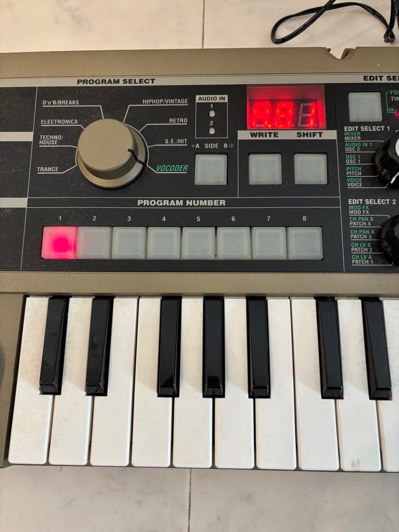 KORG　コルグ　シンセサイザー　Micro KORG　マイクロコルグ