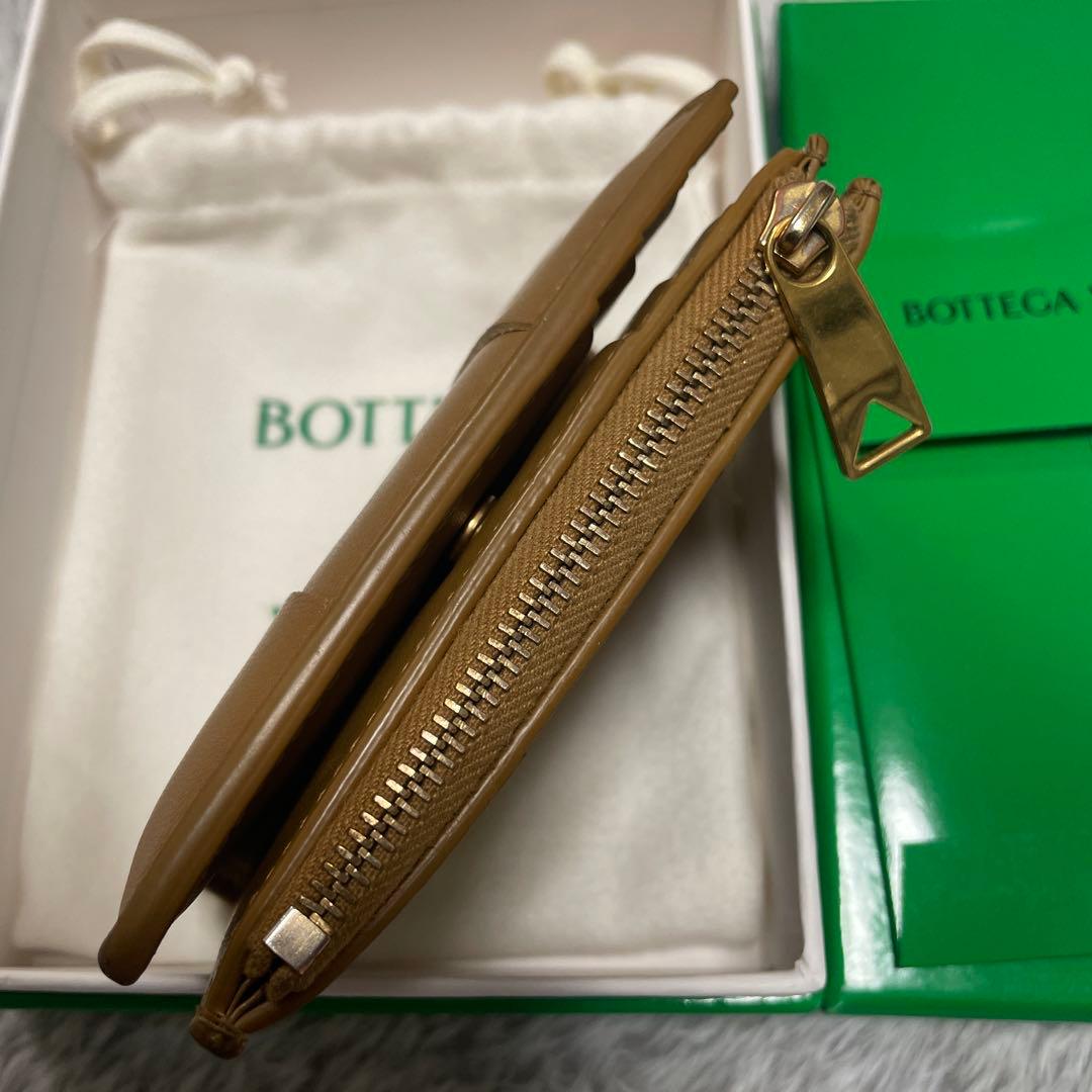 れん。ボッテガ　カセットスモール二つ折りウォレット