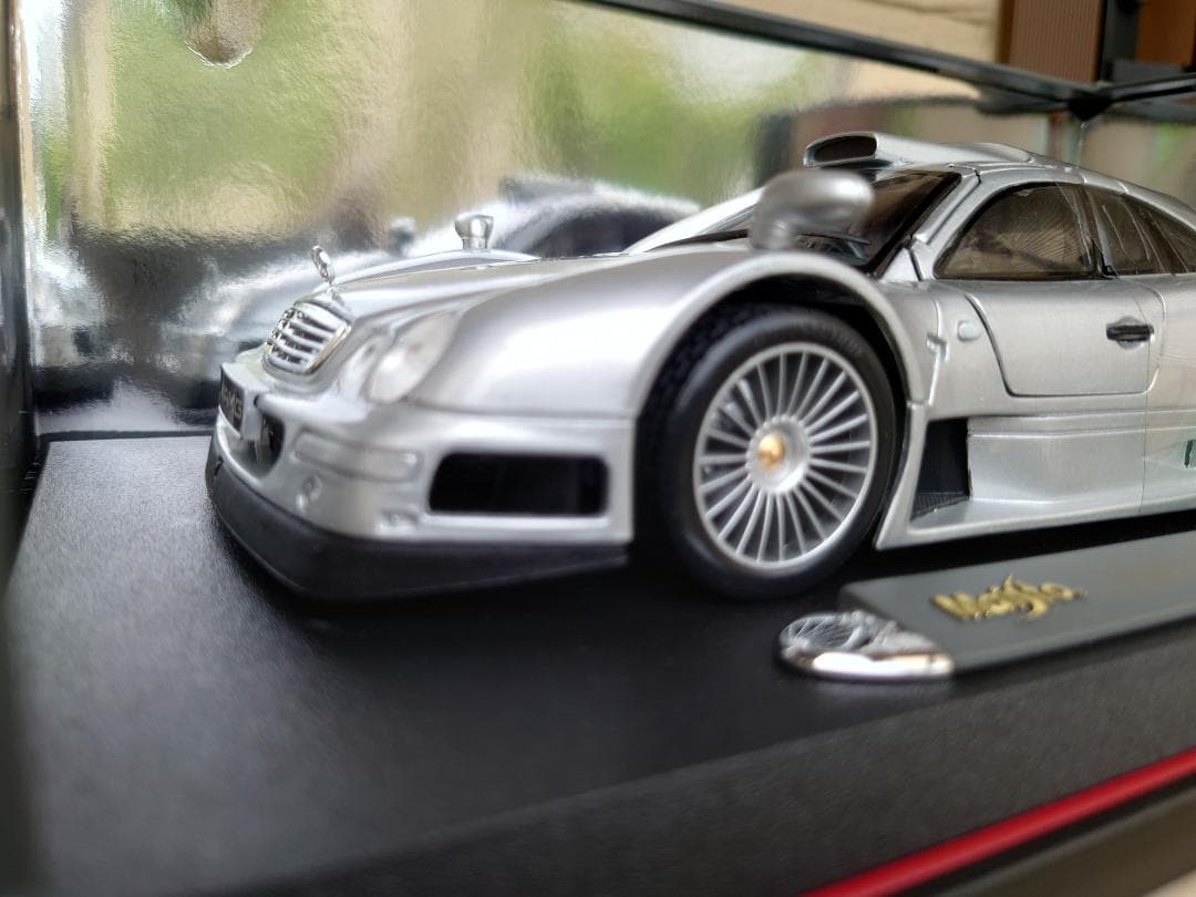 1/18 Maisto(マイスト) メルセデスCLK-GTRストリートバージョン