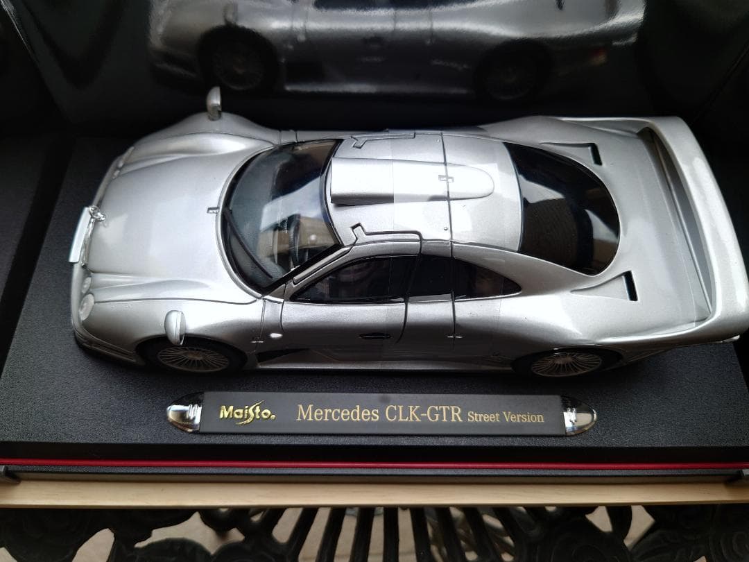 1/18 Maisto(マイスト) メルセデスCLK-GTRストリートバージョン