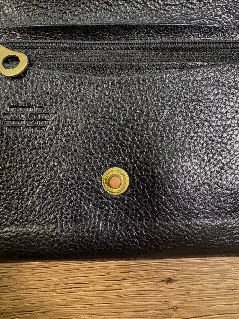 IL BISONTE ブラック二つ折り財布