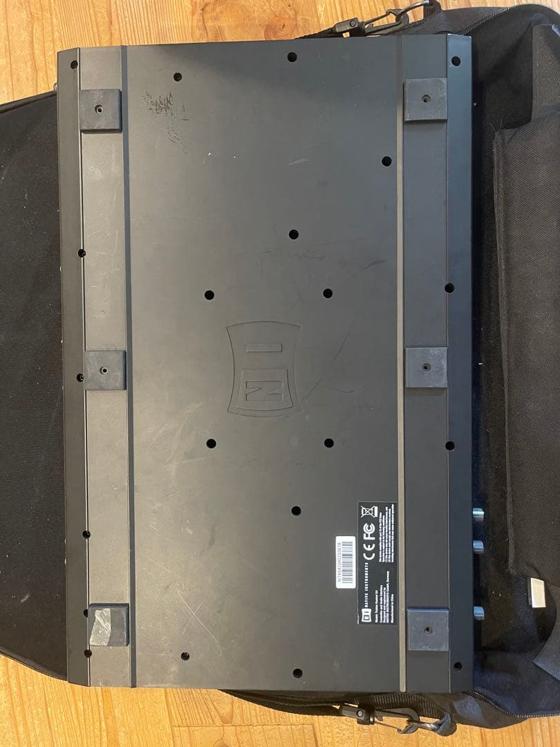 Traktor Kontrol S4 DJコントローラー