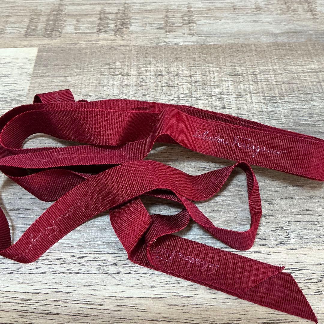 【極美品】フェラガモ カチューシャ 黒 ブラック