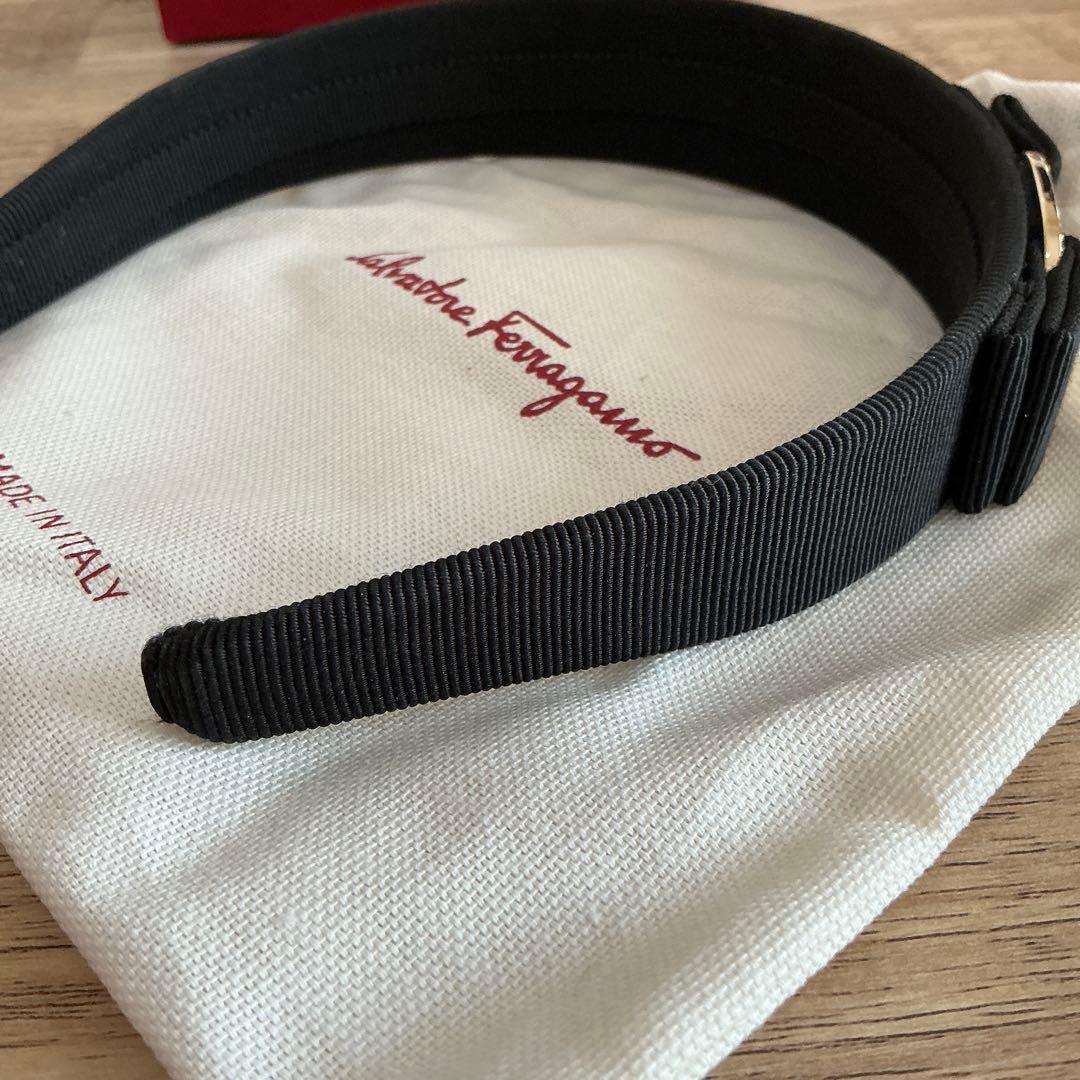 【極美品】フェラガモ カチューシャ 黒 ブラック