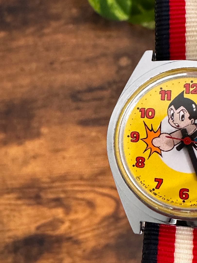 希少　レトロ　鉄腕アトム　腕時計（手巻き）