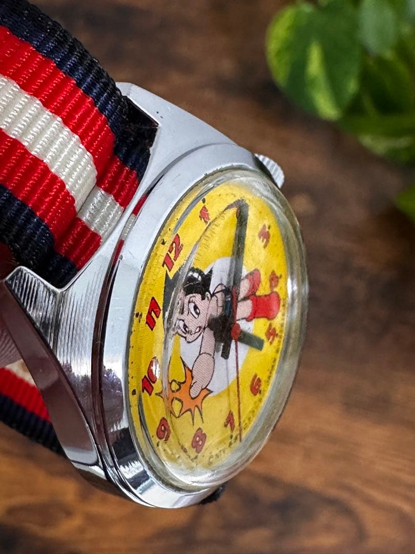 希少　レトロ　鉄腕アトム　腕時計（手巻き）